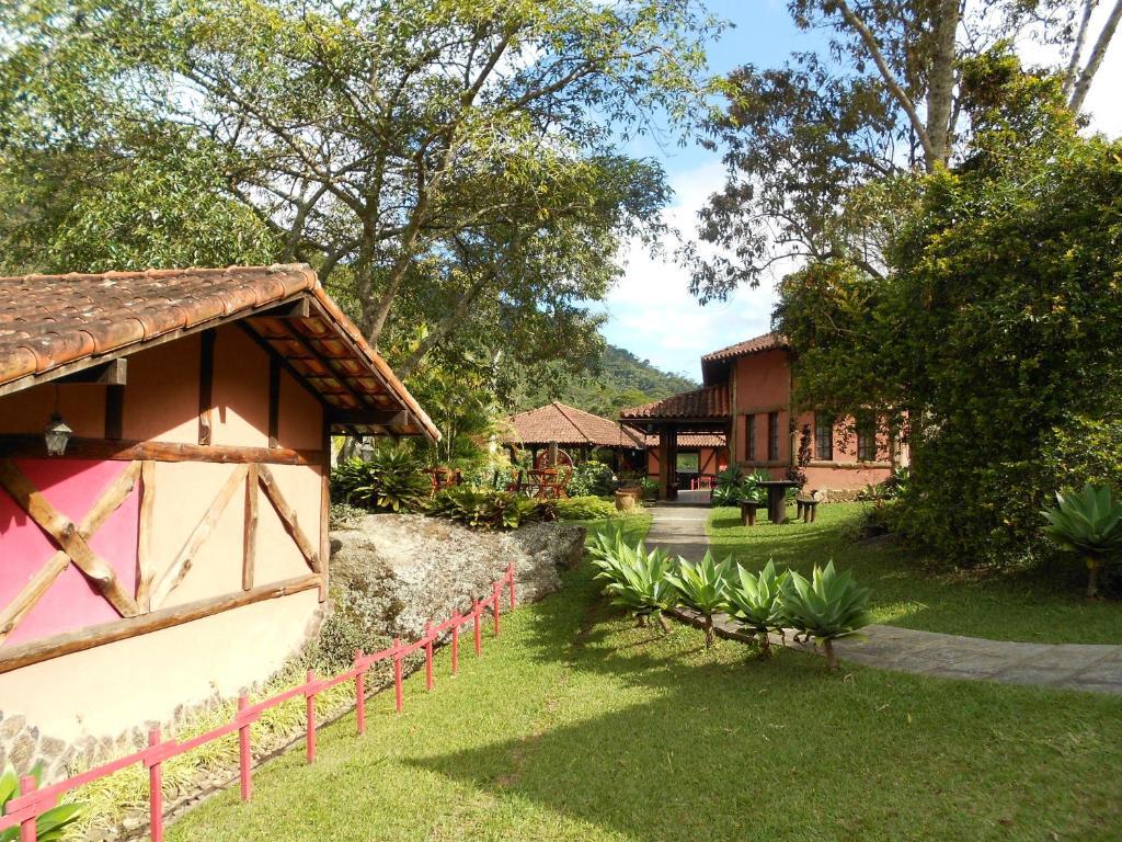 Country Ville Hotel เตเรซอโปลิส ภายนอก รูปภาพ