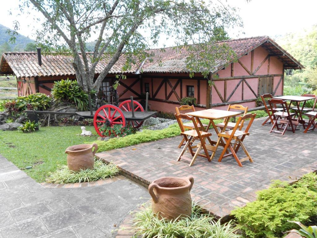 Country Ville Hotel เตเรซอโปลิส ภายนอก รูปภาพ